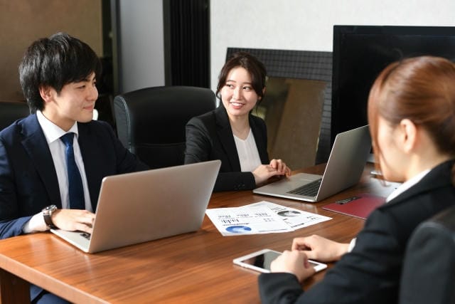 faxの進化と必要性を探る信頼性に支えられた現代ビジネスの通信インフラ