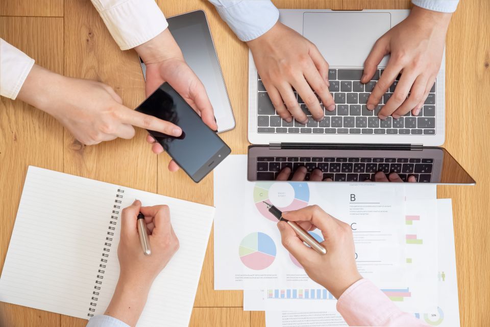 faxが支持され続ける理由と紙文化の現在地ビジネス現場に根強い存在